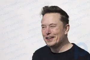 Elon Musk, CEO von Tesla, dementiert Bericht, dass der Hersteller von Elektrofahrzeugen seinen Plan für preisgünstigere Elektrofahrzeuge aufgibt
