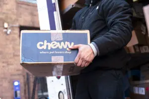 Акции Chewy взлетели на фоне роста прибыли и роста продаж автомобилей