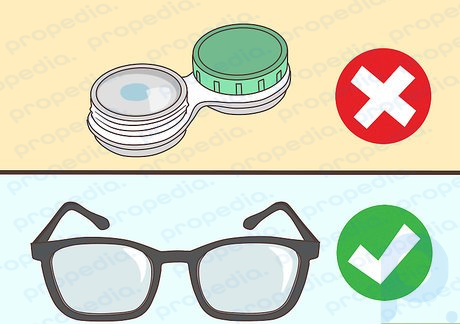Étape 6 Optez pour des lunettes plutôt que des lentilles de contact.