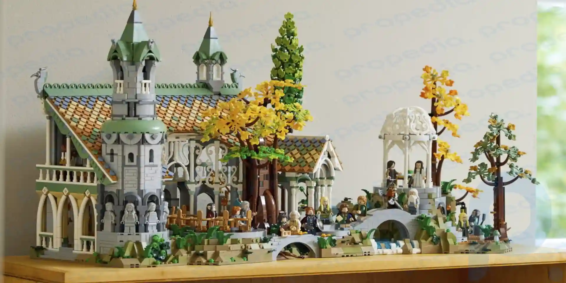 LEGO, Yüzüklerin Efendisi'nden Ayrıkvadi'yi içeren dev bir set yayınladı