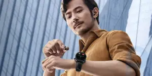 Dois pelo preço de um: Huawei lançou smartwatches Watch Buds com fones de ouvido integrados