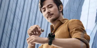 Deux pour le prix d'un : Huawei a présenté les montres intelligentes Watch Buds avec écouteurs intégrés
