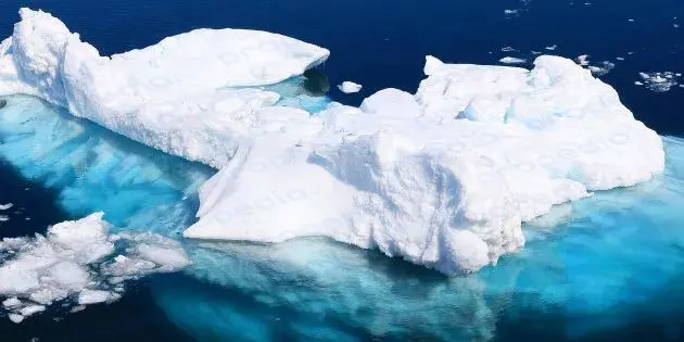 La partie visible de l'iceberg (conscience) est une petite pointe, la majeure partie de la glace (inconscient) est cachée