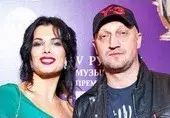 Gosha Kutsenko kam mit der Ex-Solistin von VIA Gra zu den RU:TV Awards