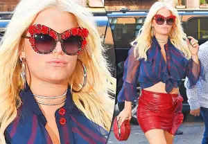 Jessica Simpson wearing a too-tight skirt caused fans to discuss her new pregnancy