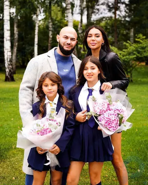 Samoilova y Dzhigan 10 años juntos: 7 escándalos que casi destruyen el matrimonio de “la familia más cansada de Instagram*” (una organización extremista prohibida en Rusia)