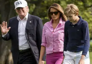 “Si pudiera, habría tomado a su hijo y habría dejado a Donald hace mucho tiempo”: una fuente habló sobre la infeliz vida de Melania Trump