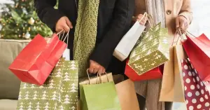 Yeni Yıl alışverişinde nasıl parasız kalınmaz: Noel indirim sezonunda hayatta kalma kuralları