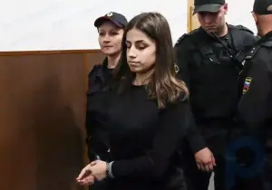 Сестер Хачатурян отпустили из-под ареста, а младшую признали невменяемой