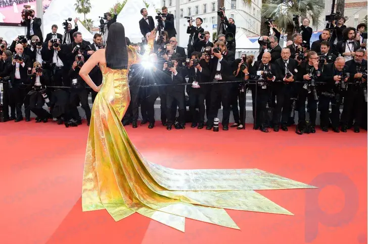 “No sería un ícono absoluto de todas las mujeres si no sufriera kilos de más”: Lena Lenina sobre la aparición de Monica Bellucci en Cannes y los outfits de otras estrellas