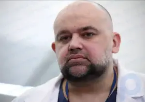 El médico jefe del hospital de Kommunarka, Denis Protsenko, fue diagnosticado con coronavirus