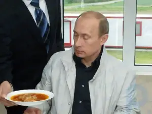 Борщ для президента: личный повар Путина раскрыл его кулинарные предпочтения