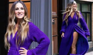 Sarah Jessica Parker boldly showed off her flabby legs in a plaid-like cardigan on her naked body