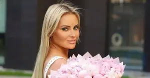 Dana Borisova feiert zum ersten Mal seit drei Jahren ihren Geburtstag: „Ich habe ein Bügelbrett für meinen Vater bestellt und den Gästen angedeutet, dass ich das neueste iPhone kaufen würde, wenn ich 