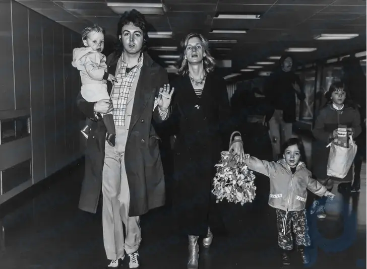Paul and Linda with children