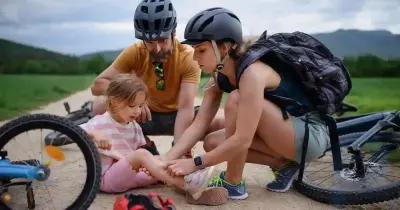 First aid for a child with bruises: when blowing is too little, but taking him to the hospital is clearly too much