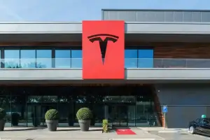 Tesla stellt die Produktion des Model 3 erneut vorübergehend ein