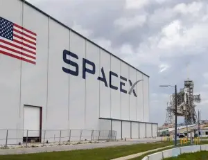 Elon Musk’s SpaceX Successfully Lands Rocket