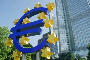 Europäische Zentralbank (EZB) erhöht Zinsen um 0,75 %
