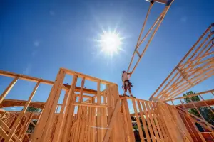 Los inicios de construcción de viviendas en abril aumentan a medida que el bajo inventario de viviendas aumenta las perspectivas para nuevas construcciones