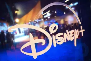 Ikki sobiq rahbar kompaniya strategiyasi bo'yicha maslahat berish uchun qaytib kelganida Disney aksiyalari ko'tarildi