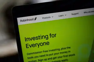 Las acciones de Robinhood se deslizan tras la caída de los usuarios activos mensuales y alcanzan las perspectivas de ganancias
