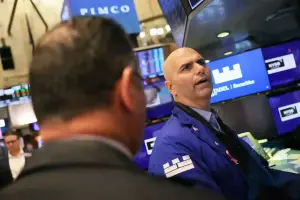 Marktnachrichten, Aug: 11: 2024: S&P 500 und Nasdaq fallen zum zweiten Mal in Folge; Chevron hebt den Dow an