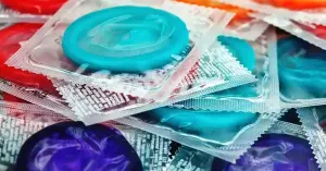 Prezervativlarning muddati tugaydimi? Ular qancha davom etadi, sanani qaerdan topish mumkin va boshqalar