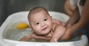 Température du bain de bébé : quelle est la température idéale ? De plus, plus de conseils pour le bain