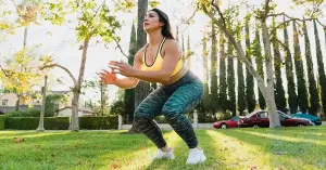 Ejercicios para los isquiotibiales: movimientos con el peso corporal para fortalecer los muslos