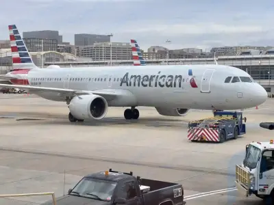 American Airlines supera estimativas de lucro, mas alerta que os custos de combustível atingirão os lucros do ano inteiro