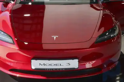 Tesla Shares Fall After Slashing Model 3 and Model Y Prices in the US