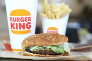 Les actions des marques de restaurants chutent alors que les revenus sont inférieurs aux estimations en raison du ralentissement de la croissance de Burger King