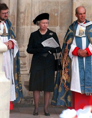 Isabel II en el funeral de la princesa Diana