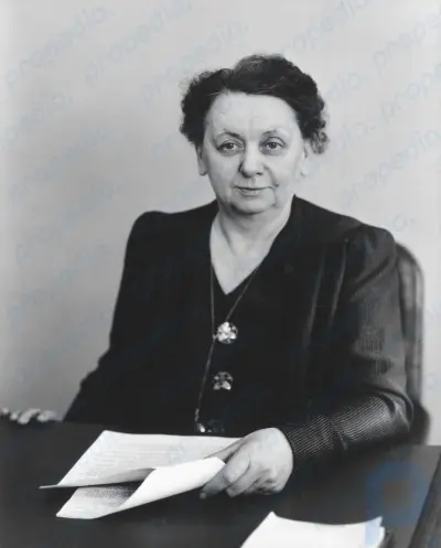 Harriet Wiseman Elliott: American educator and government official