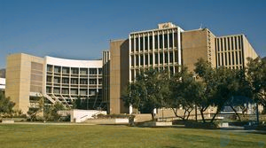 Сан-Бернардино, Калифорния: Калифорнийский государственный университет.