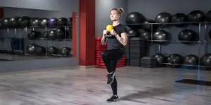 Bombeo: entrenamiento con pesas rusas para quienes quieren piernas delgadas