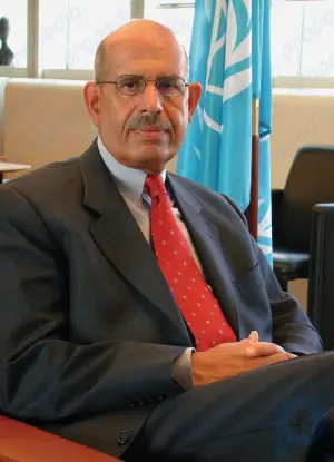 Mohamed El Baradei: Abogado y funcionario del gobierno egipcio: