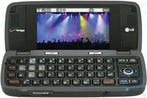 El teléfono inteligente LG enV2, que cuenta con un teclado QWERTY dentro de una cubierta tipo concha para enviar mensajes de texto y correos electrónicos cómodamente.  Al igual que otros teléfonos inteligentes, además del servicio de voz, también incluía un reproductor de música, juegos, una cámara y una videocámara.