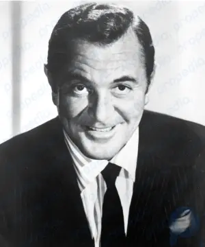 Tony Martin: American singer and actor