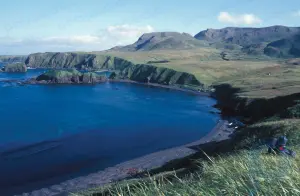 Resumen de las Islas Aleutianas: Explora la geografía y la historia de las Islas Aleutianas, una cadena de pequeñas islas en Alaska, EE: UU: