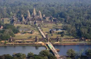 Zusammenfassung von Angkor Wat: Erfahren Sie mehr über die architektonische Gestaltung und Besonderheiten von Angkor Wat, dem Tempelkomplex in Angkor