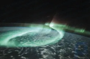 Aurora-Zusammenfassung: Informieren Sie sich über Aurora, das leuchtende atmosphärische Phänomen der oberen Erdatmosphäre