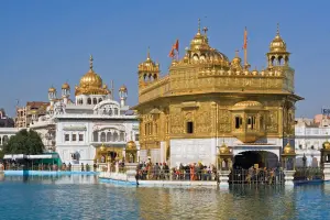 Zusammenfassung des Sikhismus: Erfahren Sie mehr über die Überzeugungen und Praktiken im Sikhismus