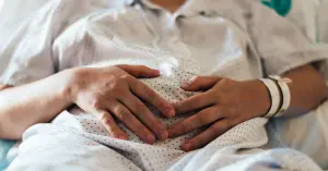 ¿Puede el cáncer de cuello uterino provocar un aborto espontáneo?