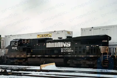 Les stocks de Norfolk Southern chutent après que le chemin de fer ait raté ses estimations dans un contexte de marché du fret faible