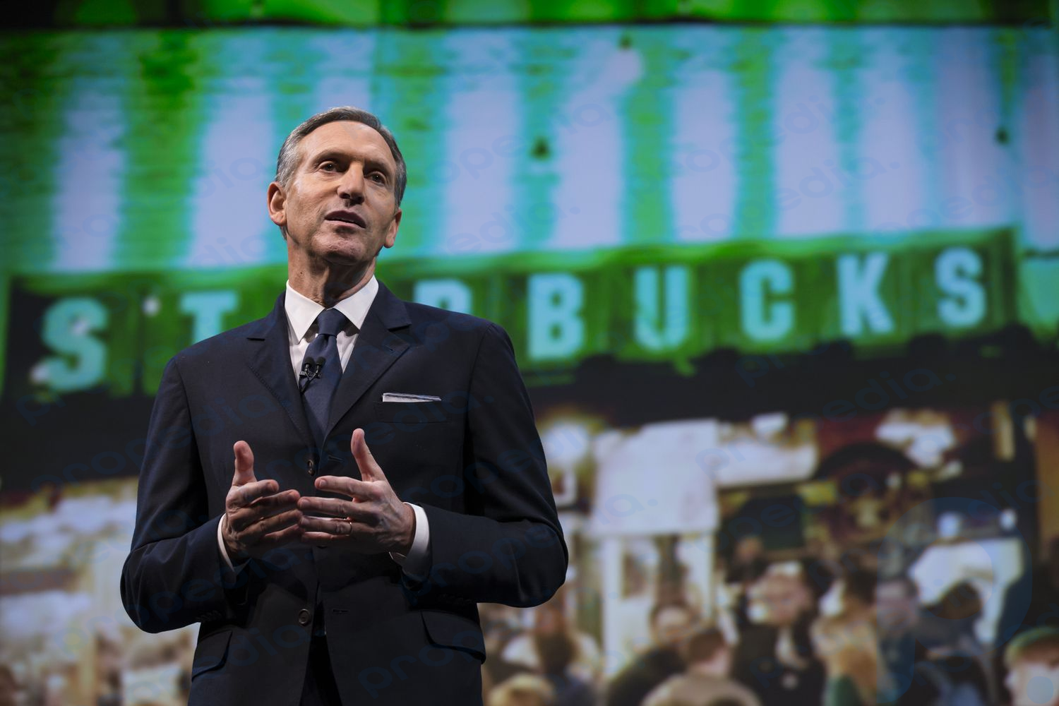 Howard Schultz speaks during the Starbucks annual shareholders meeting in 2015.