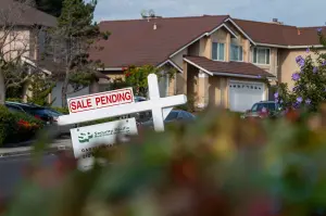 Noticias de economía de EE: UU: hoy: Los montos de las hipotecas están en su nivel más alto en casi dos años