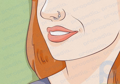 Ein Piercing in der linken Nase kann mit der sexuellen Orientierung einer Person zusammenhängen.