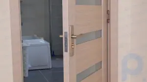 How to Replace a Door Handle